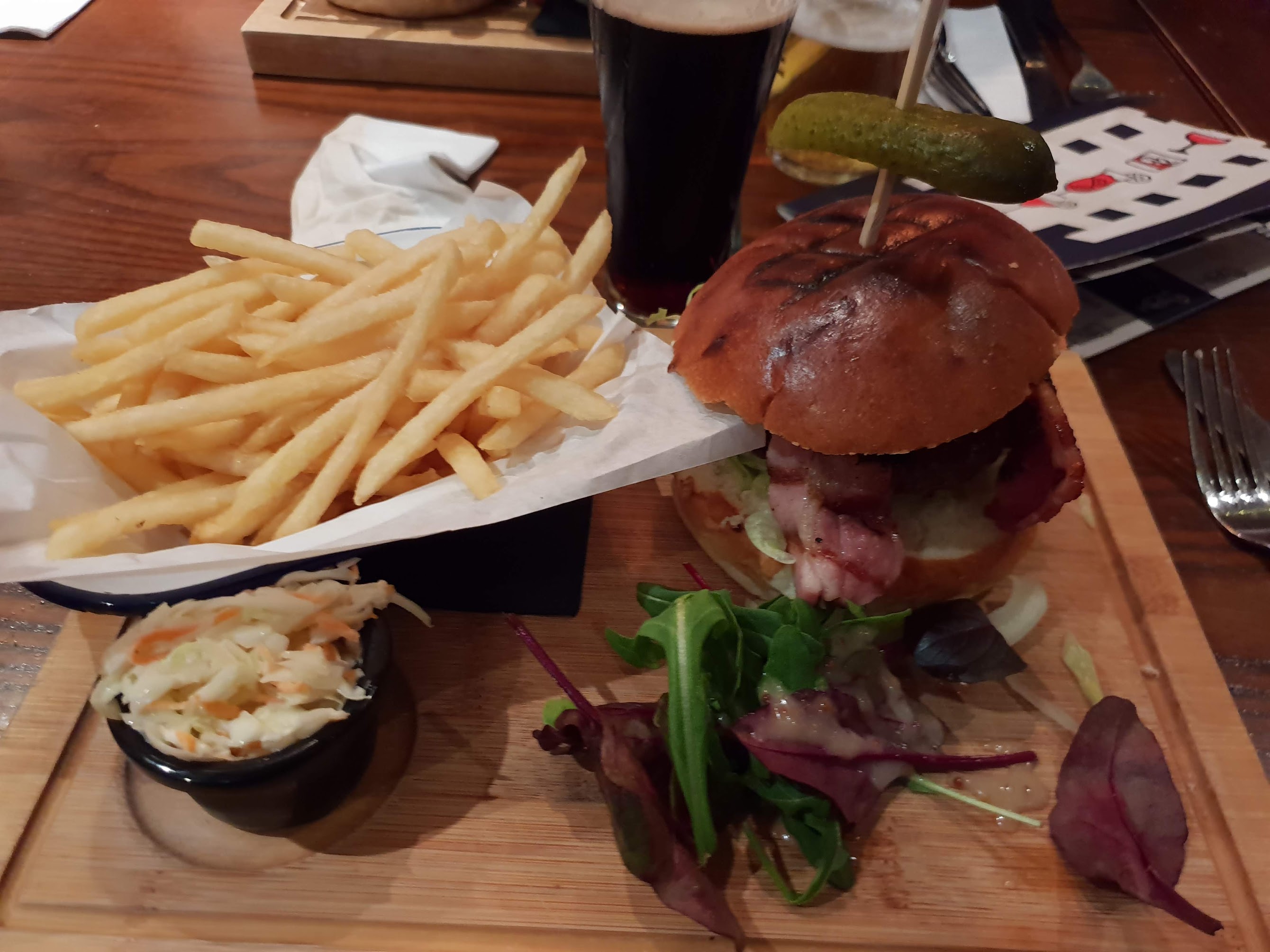 Starz Bar and Grill, Exeter Burger Review